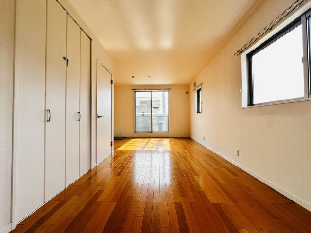 秦野市曽屋　中古一戸建ての洋室
