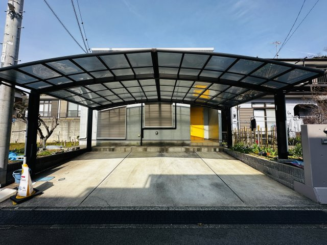 秦野市曽屋　中古一戸建ての駐車場