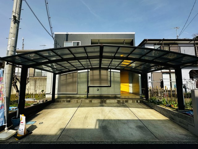 秦野市曽屋　中古一戸建ての駐車場