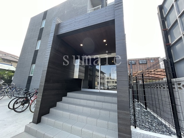 シャロン大宮のエントランス|立派なエントランスです♪