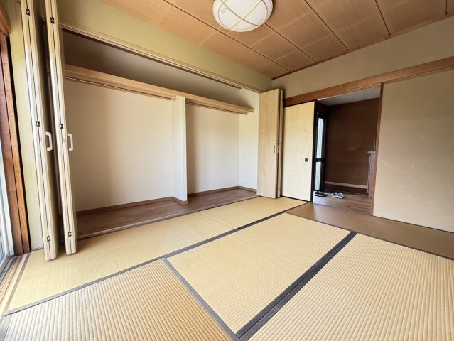 土いじりが好きな方へ！広々庭付き中古平屋in那須塩原の和室|畳の上でゆっくりとくつろげる和室です