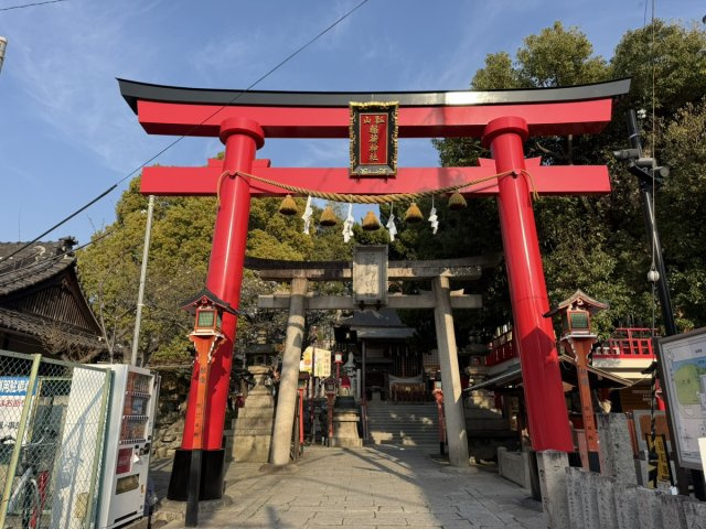 南東角地×自由設計の家×子育てしやすい環境のその他|子どもの成長を願う七五三や日常のお参りにも訪れやすい神社。駅近ながら緑も感じられ、家族で安心して過ごせる地域に根付いた場所です。瓢箪山稲荷神社