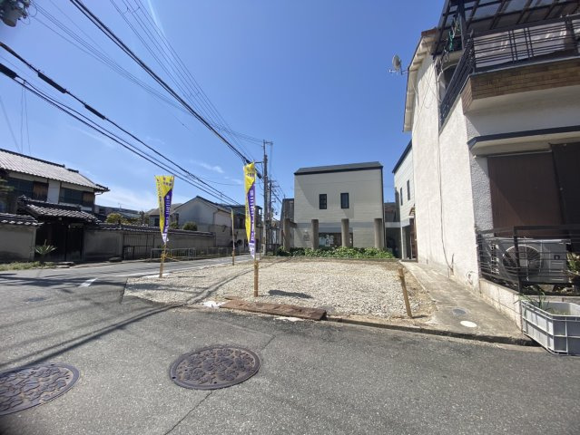 南東角地×自由設計の家×子育てしやすい環境の前面道路含む現地写真|閑静な住宅街
