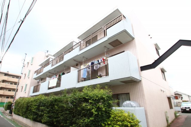 エレガンス三鷹の外観