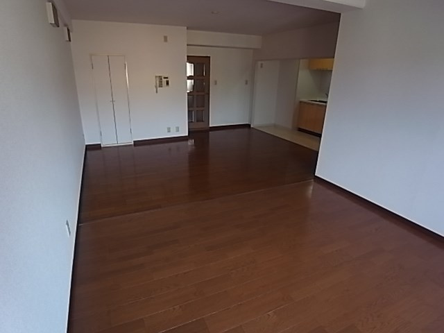 グレース甲陽園の居間・リビング