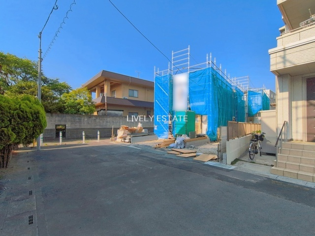 越谷市登戸町 新築分譲住宅 全2棟 2号棟の前面道路含む現地写真