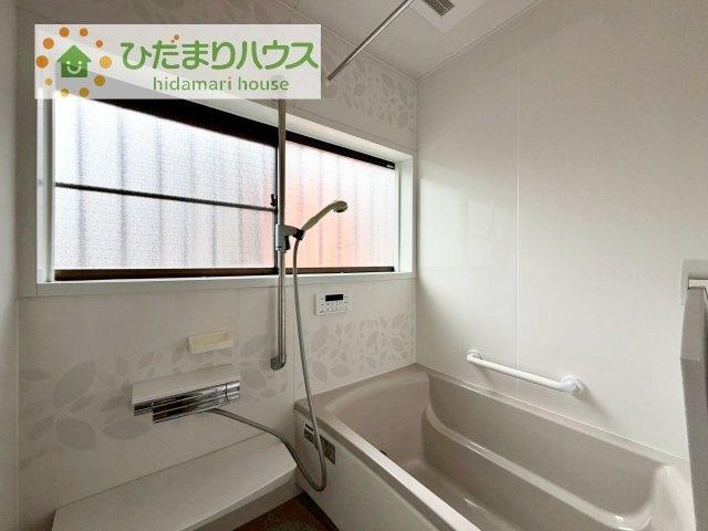 【浴室】 | つくばみらい市谷井田1期　中古戸建 | 今日も１日お疲れでした。広いお風呂で疲れを癒してください、、、♡