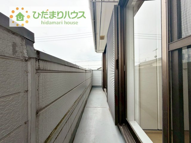 【バルコニー】 | つくばみらい市谷井田1期　中古戸建 | 広々としたバルコニー。お洗濯物もぜーんぶ干せちゃいます！！