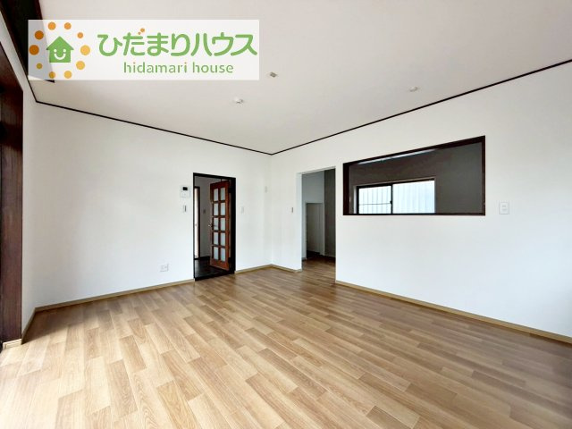 【居間・リビング】 | つくばみらい市谷井田1期　中古戸建 | 早くお仕事終わらせて、家に帰りたくなるようなリビングです(^^♪