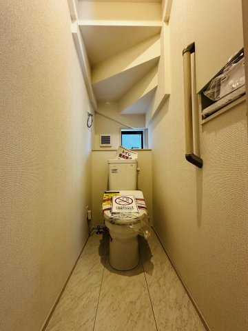 秦野市曽屋3期　新築戸建　全18棟2号棟のトイレ