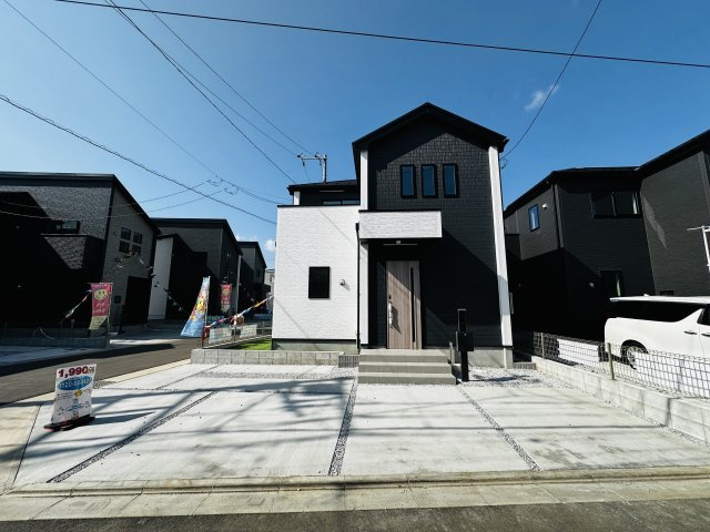 秦野市曽屋3期　新築戸建　全18棟2号棟の前面道路含む現地写真