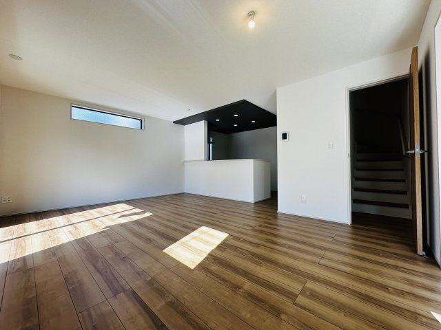 秦野市曽屋3期　新築戸建　全18棟2号棟の居間・リビング
