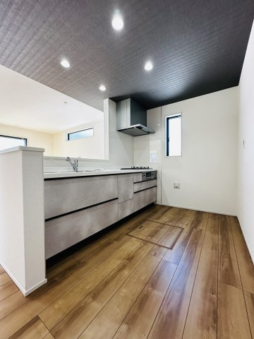 秦野市曽屋3期　新築戸建　全18棟2号棟のキッチン