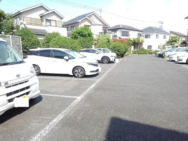 ジュネススズキの駐車場|駐車場