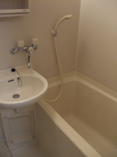 牧田ビルB棟の浴室