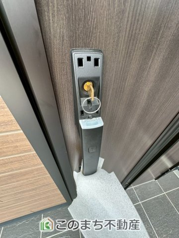 LiveleGarden.S宇都宮西川田南第8の設備|玄関のカギはワンタッチでダブルロックが可能なカードキーを採用しております☆
