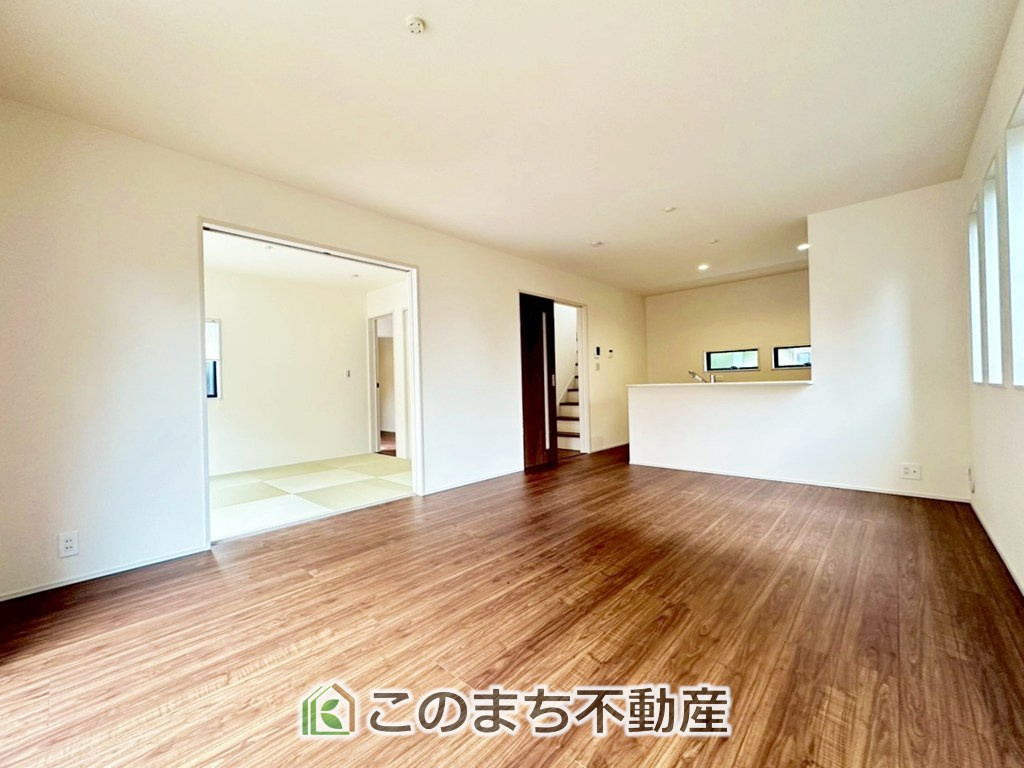 LiveleGarden.S宇都宮西川田南第8の居間・リビング|オープンでのびやかな空間を生み出す、こだわりの広がりとゆとり。家族と過ごす時間を大切にしたい方にぴったりの明るくゆとりある住空間です。
