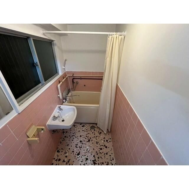 寿コーポの浴室