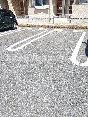 ミリューの駐車場
