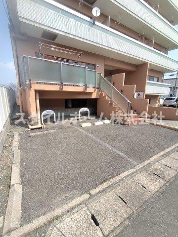 ライフ２１の駐車場