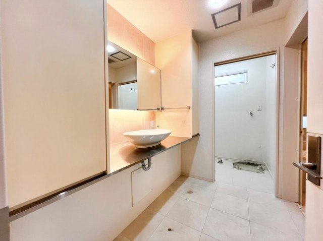 Kamakura Atelier Houseｰ鎌倉市笛田の独立洗面台