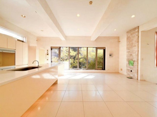 Kamakura Atelier Houseｰ鎌倉市笛田の居間・リビング