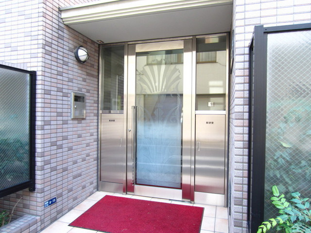 フジマツ第５ビルのエントランス|落ち着いた雰囲気の外観♪