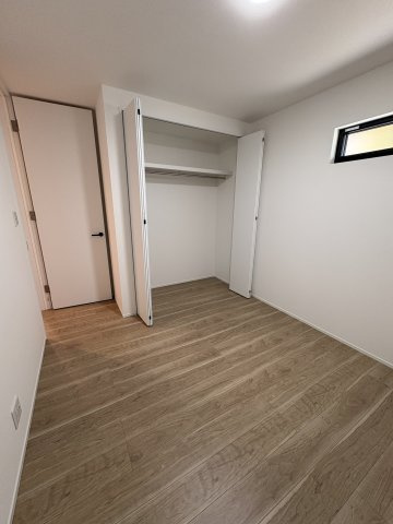 老松町新築プロジェクトの洋室