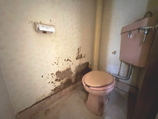 南円明寺ヶ丘団地3棟のトイレ|弊社グループ会社にてリフォームプランのご提案も可能です。
お気軽にご相談ください！