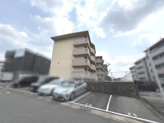 南円明寺ヶ丘団地3棟の駐車場|駐車場あり（空き状況については要確認）