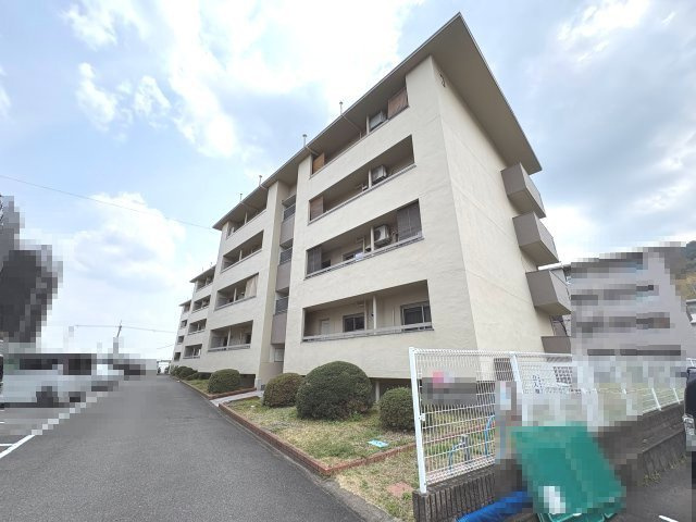 南円明寺ヶ丘団地3棟の外観|阪急京都本線西山天王山周辺で新居をお求めなら、地域に詳しい当社スタッフへご依頼下さい！