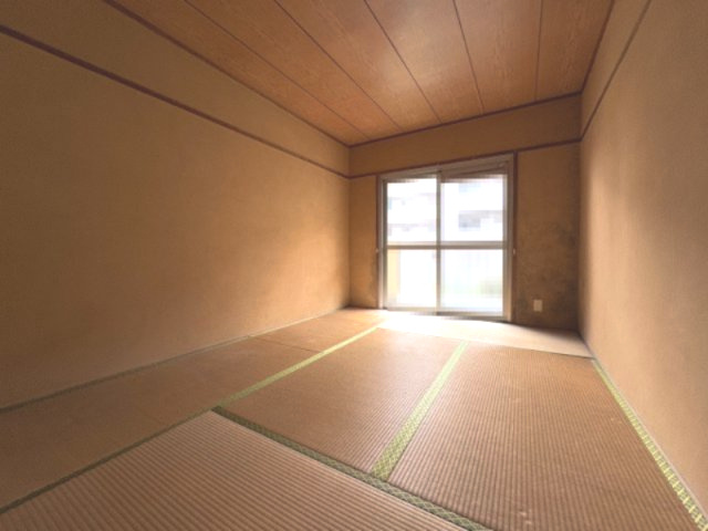 南円明寺ヶ丘団地3棟の和室|寛げる和室は、お子様の居室や寝室にぴったりです(^^)/