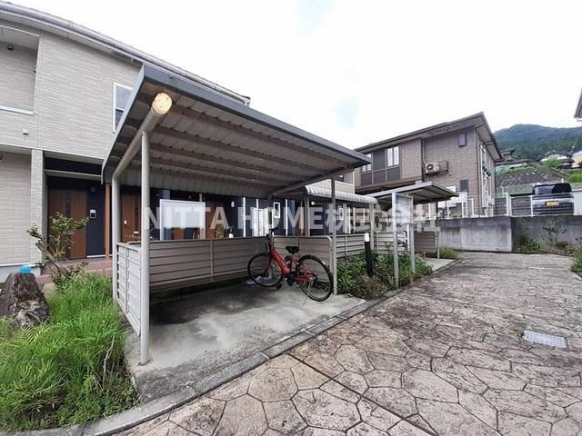 アボンデーレ　Bのその他共用部分|屋根付き駐輪場は無料です♪