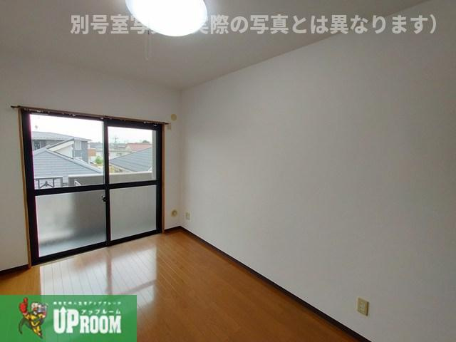 プリミエール下山の洋室
