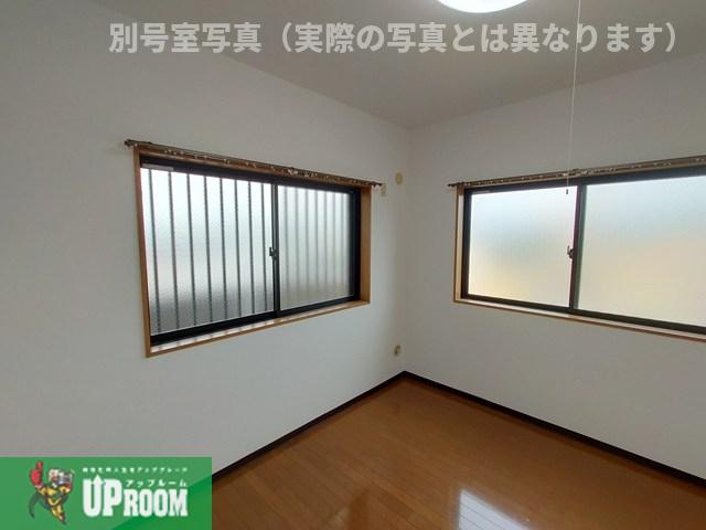 プリミエール下山の洋室