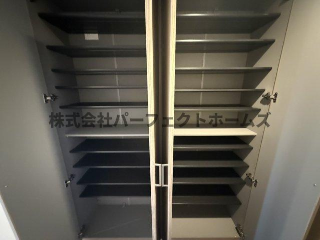Orient Residence Suehirochoの収納|便利な収納スペースです