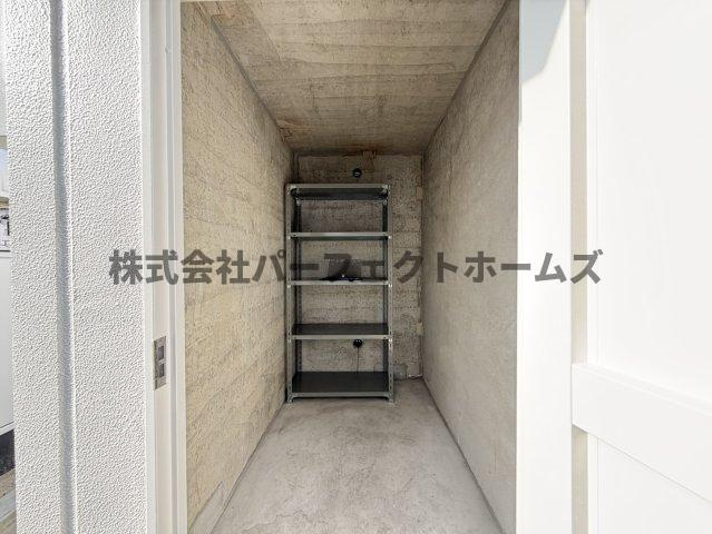 Orient Residence Suehirochoの収納|トランクルーム内です