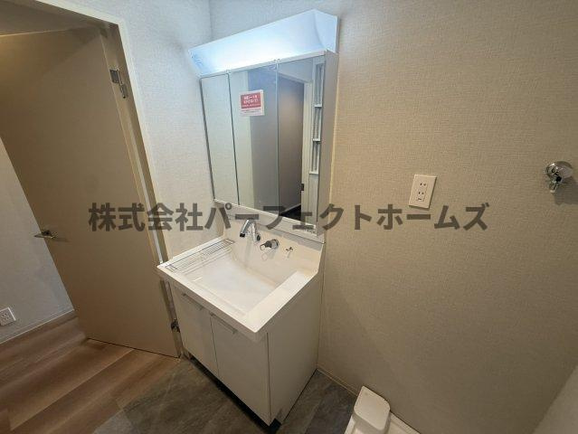 Orient Residence Suehirochoの独立洗面台|独立洗面台あり、毎朝おしゃれに忙しい女性の方におすすめです