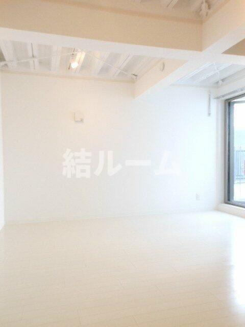 板橋区蓮根１丁目の賃貸マンションの居間・リビング