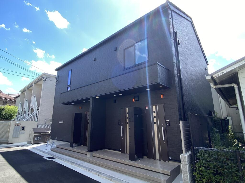 シャ―ル苦楽園の外観
