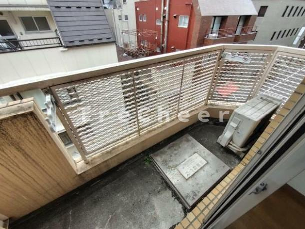 伊藤ビルのバルコニー
