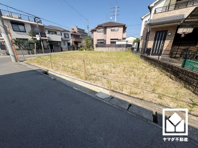 西宮市甲風園3丁目の外観|「高木小学校」まで徒歩9分。低学年のお子様の通学にも無理のない距離です。