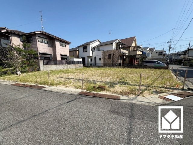 西宮市甲風園3丁目の前面道路含む現地写真|建築条件はございませんので、お好きな工務店・ハウスメーカーで建築可能です。