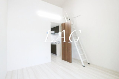 【居間・リビング】 | エスカリエ・ルージュ | 洋室のお部屋です。