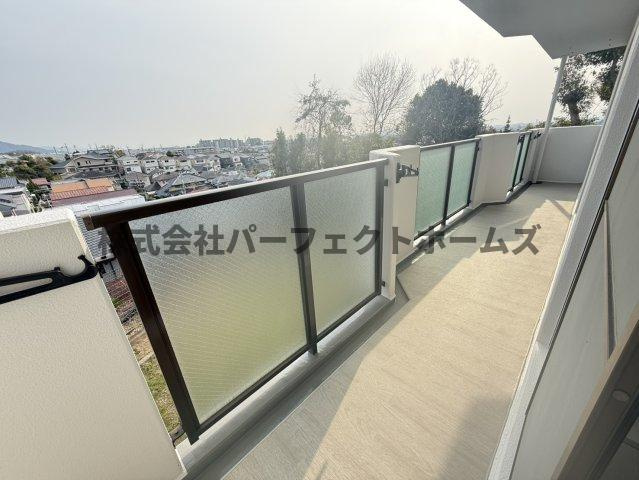 Orient Residence Suehirochoのバルコニー|バルコニーからの眺めを楽しみながら食事をしませんか