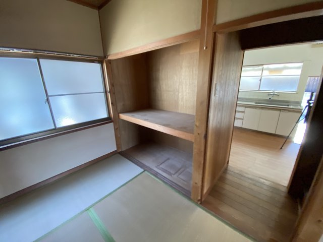 田寺1丁目貸家の収納