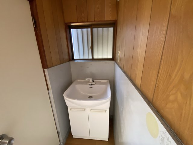 田寺1丁目貸家の洗面所