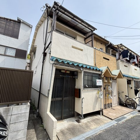 藤田町５丁目貸家のエントランス