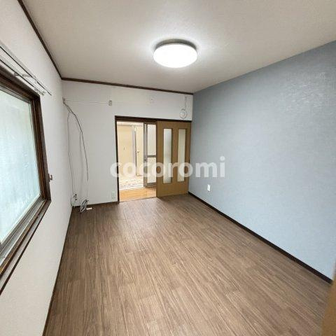 藤田町５丁目貸家の居間・リビング