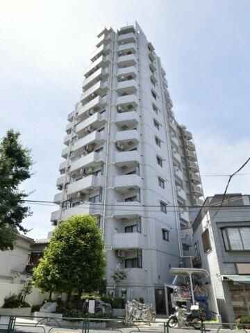 ライオンズプラザ白山の外観